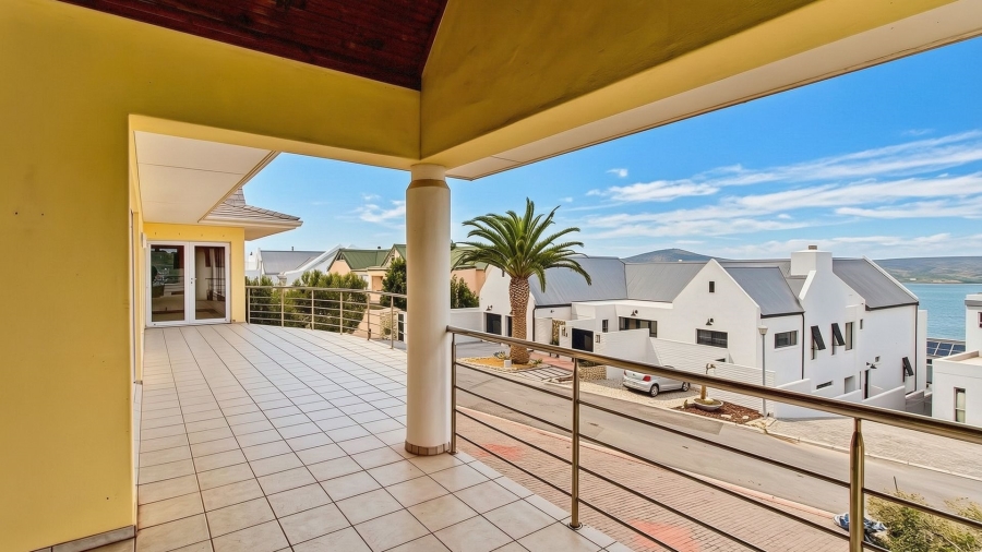 5 Bedroom Property for Sale in Myburgh Park Western Cape
